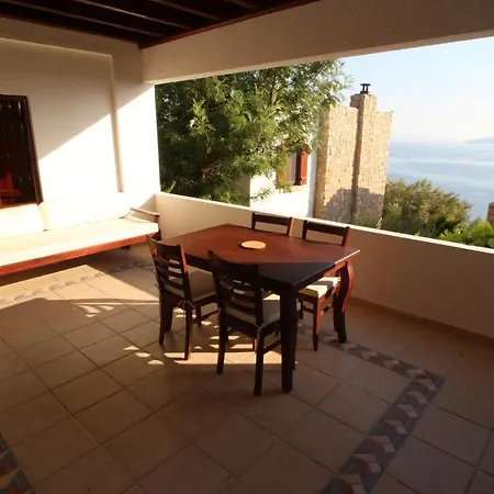 Gümüşlük Tramonto Evleri Daire Bodrum